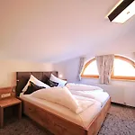 Roeck Garni 4* Fiss