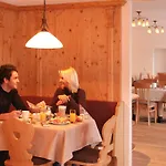 Roeck Garni 4* Fiss