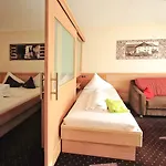 Roeck Garni Hotel Fiss