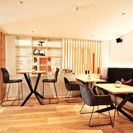 Hotel Roeck Garni 4*