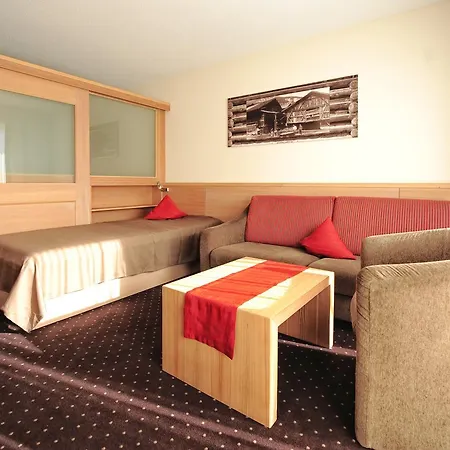 Roeck Garni 4* Fiss
