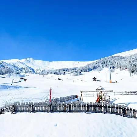 Roeck Garni Hotel 4*