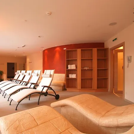 Roeck Garni 4*
