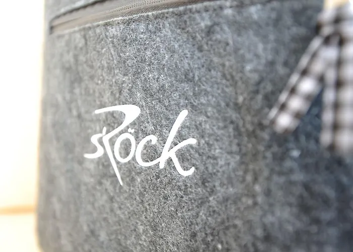 Roeck Garni Hotel 4*