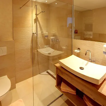 Hotel Roeck Garni 4*