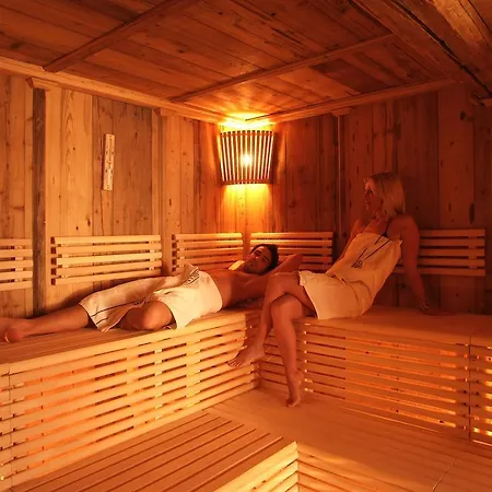 Röck Garni Hotell Fiss