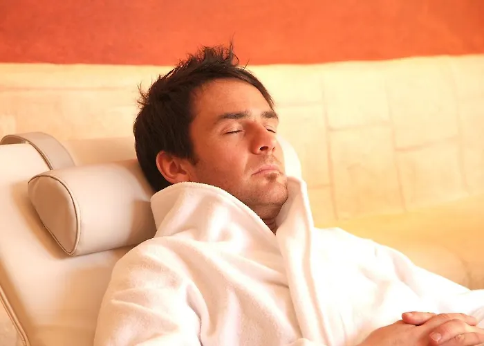 Roeck Garni Hotel 4*